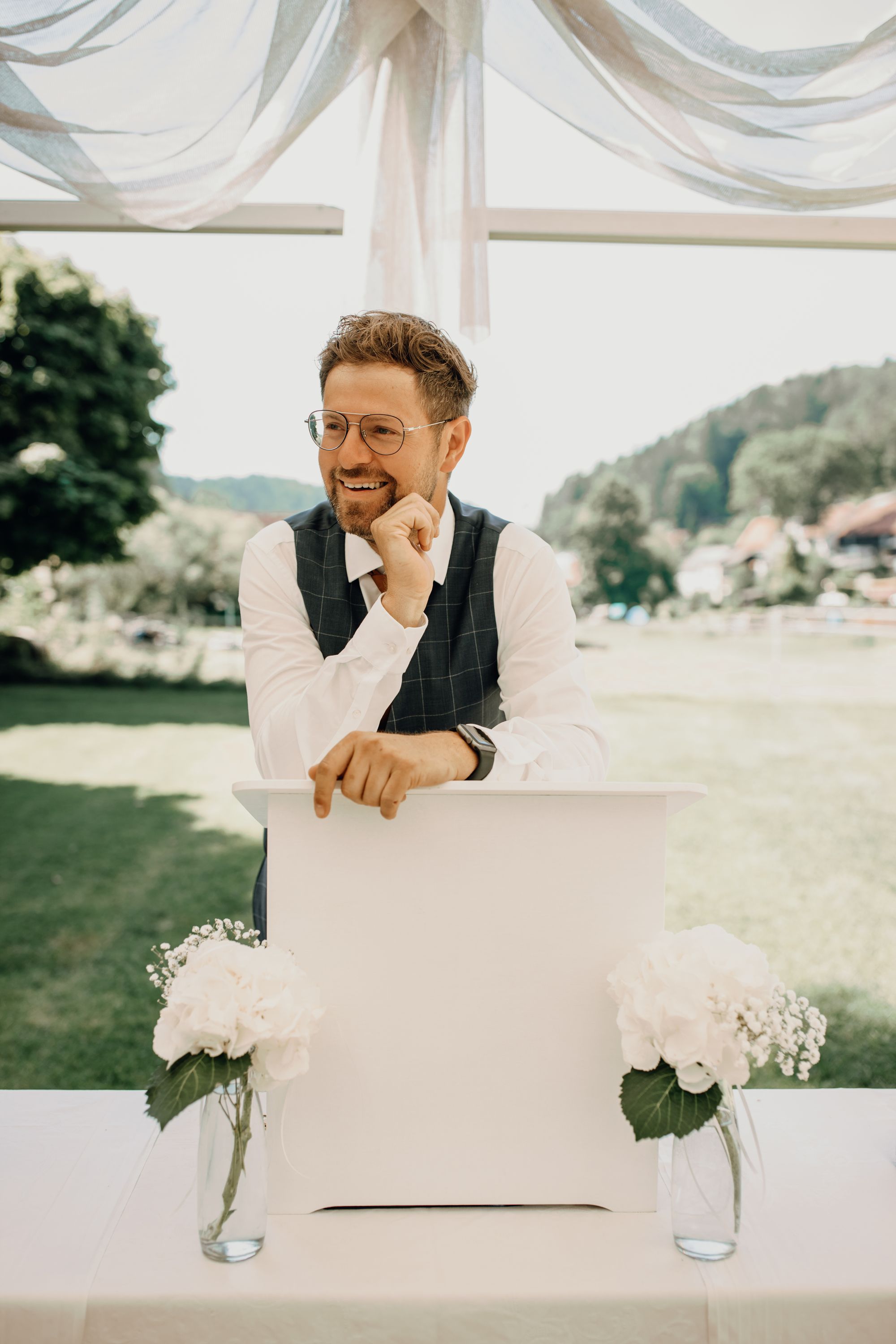 Harald Meier – Freier Hochzeitsredner Bayern auf der Bühne